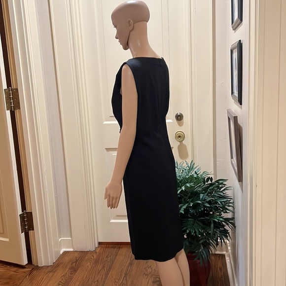 Tahari “Arthur Levine” Dress - Picture 4 of 6